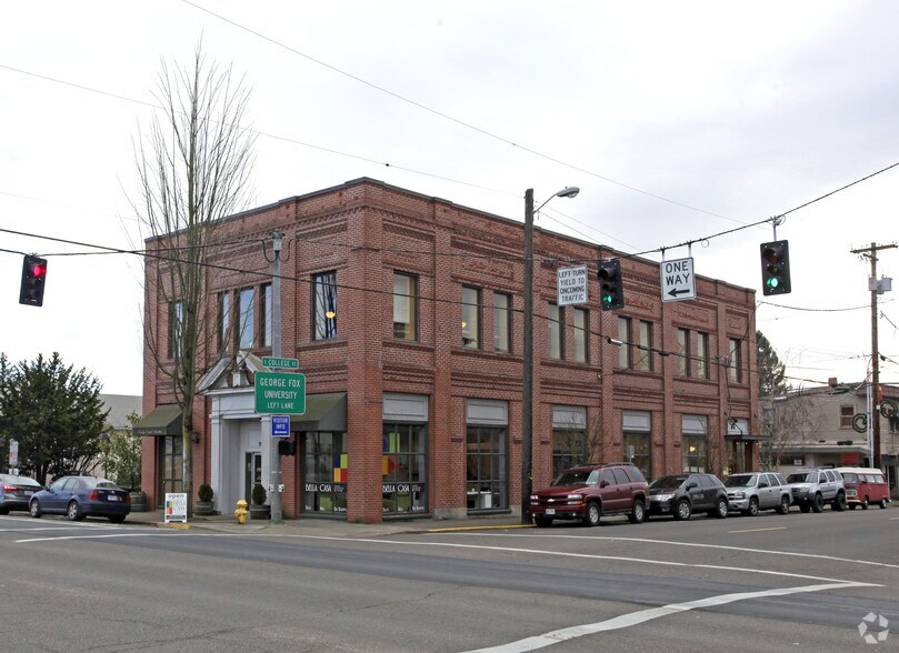Primary Photo Of 700 E 1st St, Newberg Storefront Retail Residential For Sale