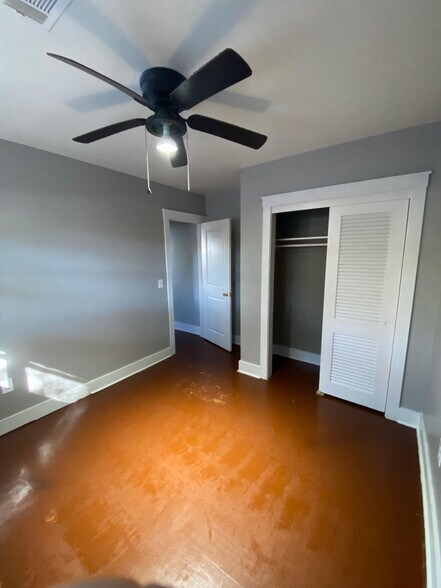 More Photos Of 1617 Ashley River Rd, Charleston Freestanding For Lease
