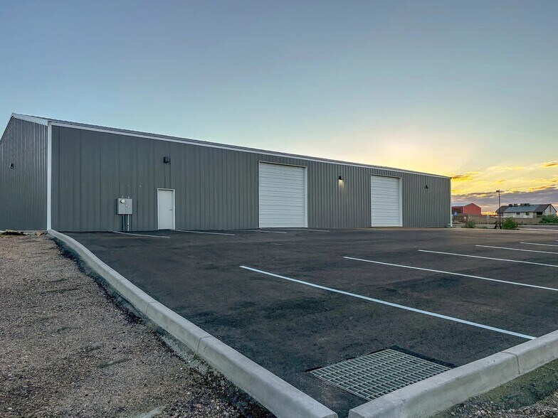 More Photos Of 5818 S Kings Ranch Rd, Gold Canyon Warehouse For Lease