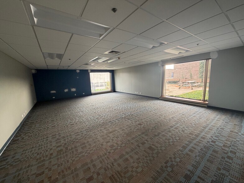 More Photos Of 1475 S Wheeling Rd, Wheeling Manufacturing For Lease