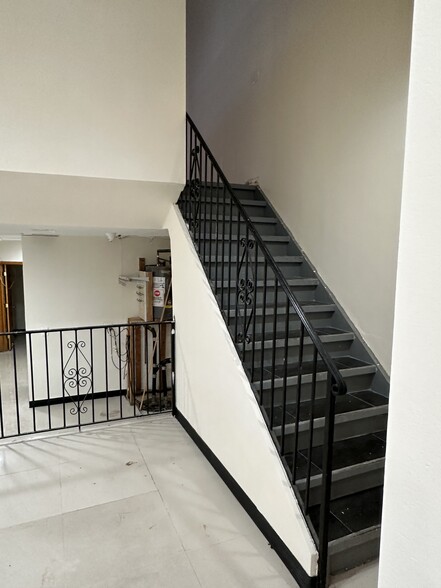 More Photos Of 10465 Roosevelt Ave, Flushing Apartments For Lease