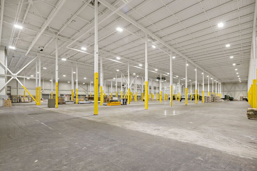More Photos Of 6001 Tonnelle Ave, North Bergen Warehouse For Lease