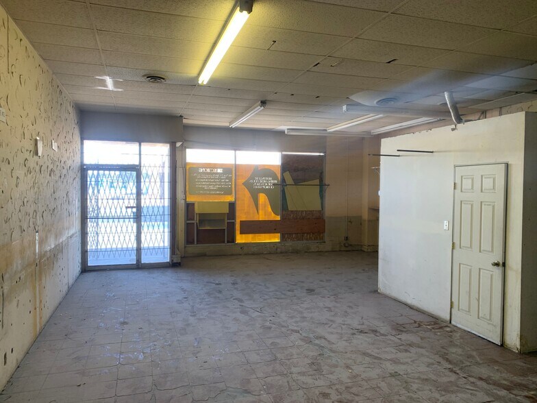 More Photos Of 953 E Sahara Ave, Las Vegas Storefront For Lease