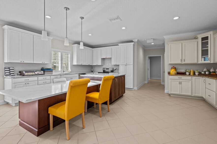 More Photos Of 49 Shores Blvd, Saint Augustine Office For Sale