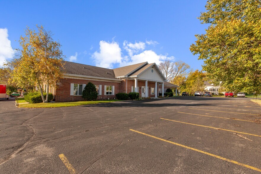 More Photos Of N168W20135 Main St, Jackson Funeral Home For Sale