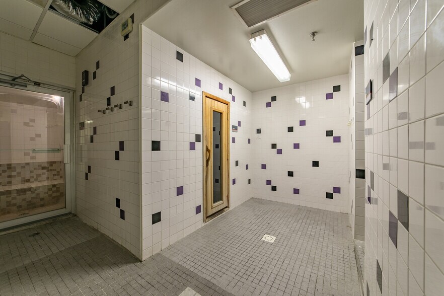 More Photos Of 450 State Route 34, Old Bridge Light Distribution For Sale