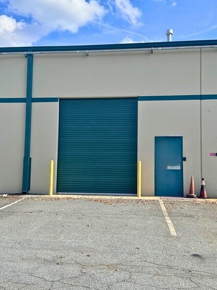 More Photos Of 975 Cobb Place Blvd, Kennesaw Light Distribution For Sale