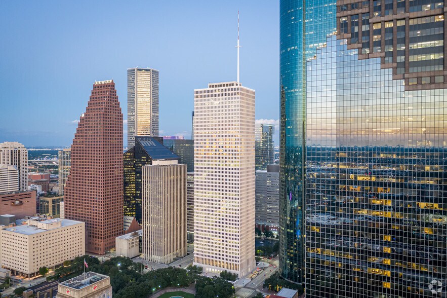 More Photos Of 910 Louisiana St, Houston Office For Lease