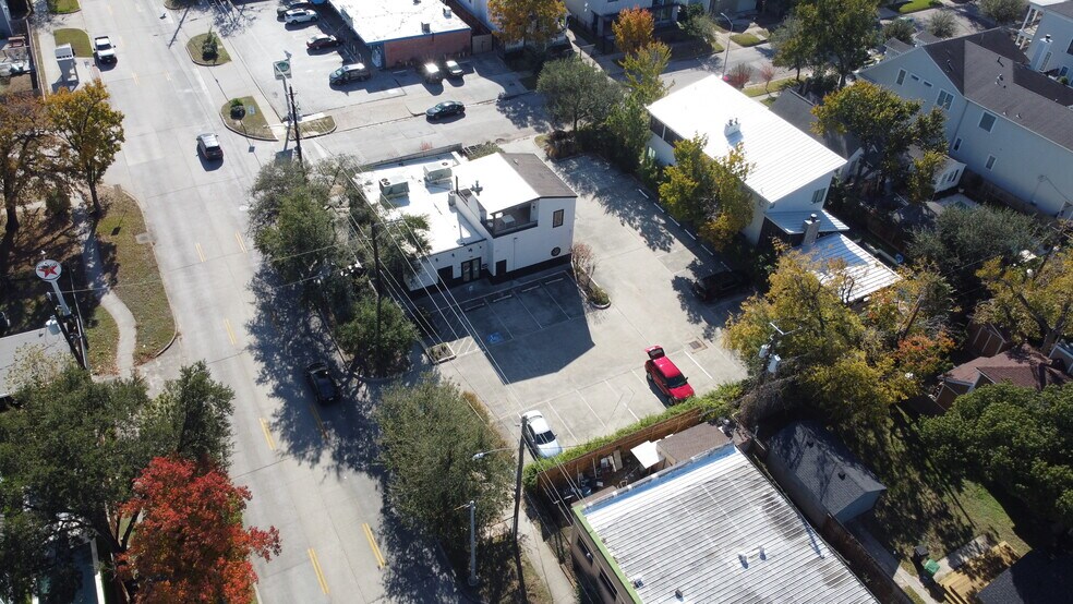 More Photos Of 801 Studewood St, Houston Restaurant For Lease