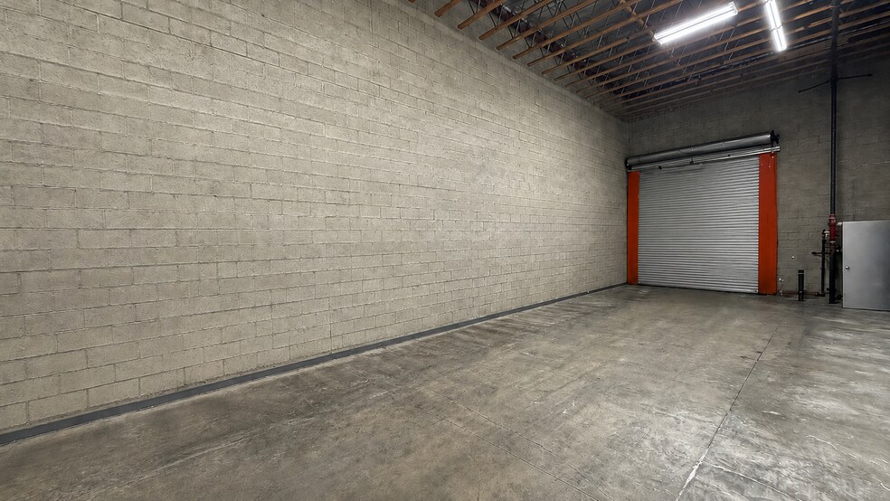 More Photos Of 15911 Arminta St, Van Nuys Manufacturing For Sale
