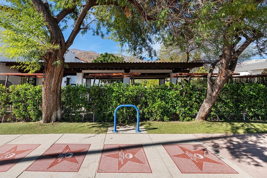 More Photos Of 369 N Palm Canyon Dr, Palm Springs Restaurant For Sale