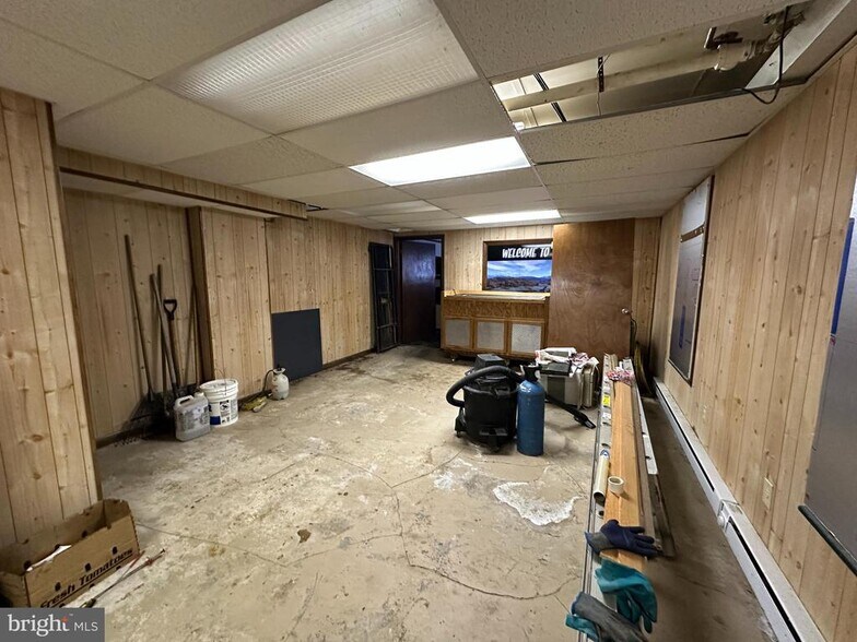 More Photos Of 15083 Summit Plz, Blue Ridge Summit Restaurant For Sale