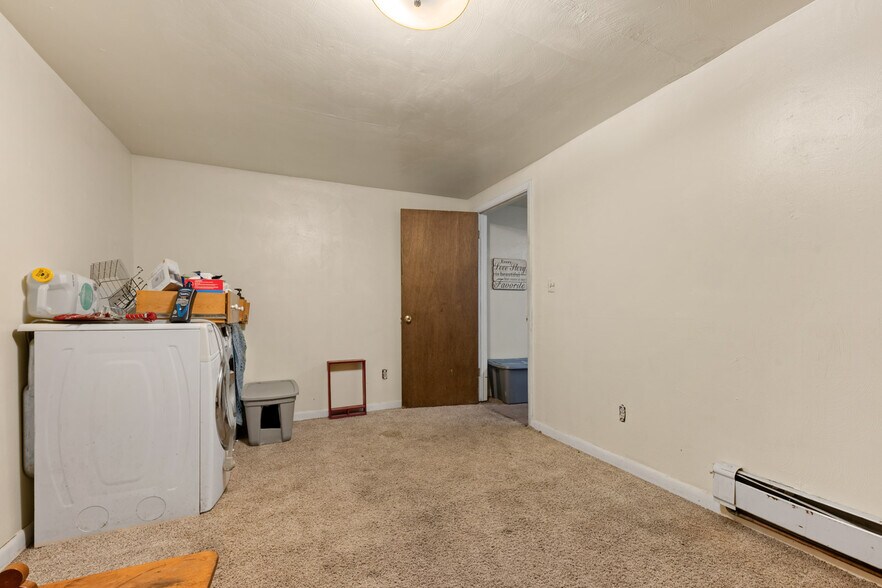More Photos Of 416 State St, Trinidad Flex For Sale