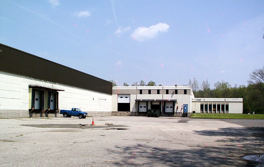 More Photos Of 2 Great Pasture Rd, Danbury Manufacturing For Lease