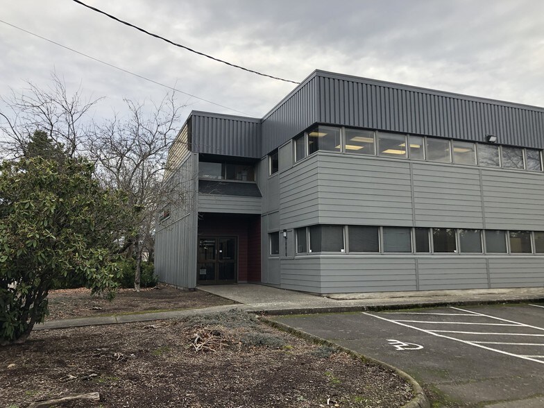 More Photos Of 10610 SE Washington St, Portland Office Residential For Lease