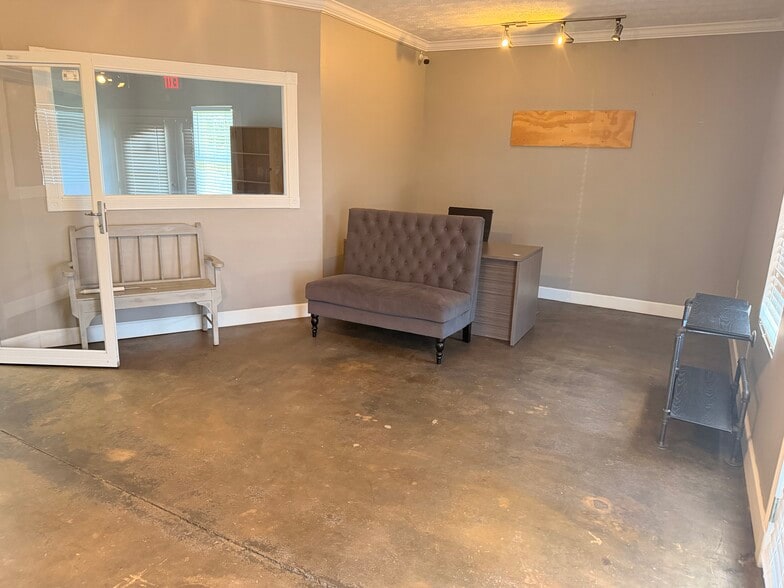 More Photos Of 130 Gralan Dr, Byron Office Residential For Sale