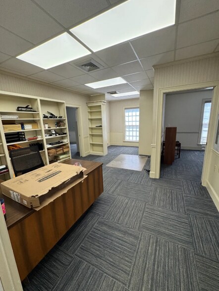 More Photos Of 9112 Virginia Ave, Bassett Office For Sale