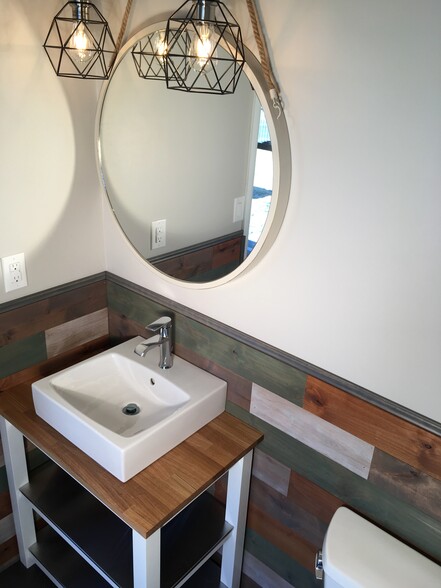 More Photos Of 900 S Jason St, Denver Flex For Sale