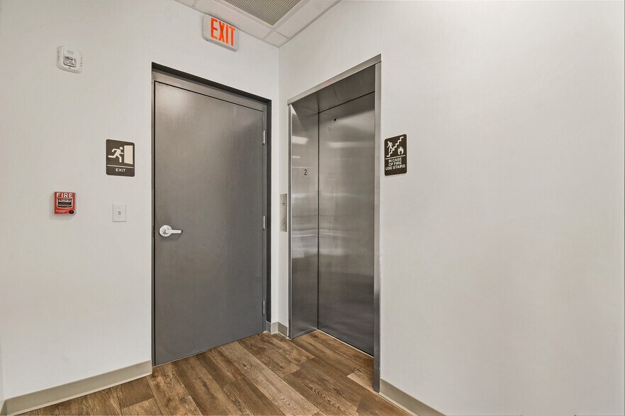 More Photos Of 10393 Fortune Pky, Jacksonville Office For Sale