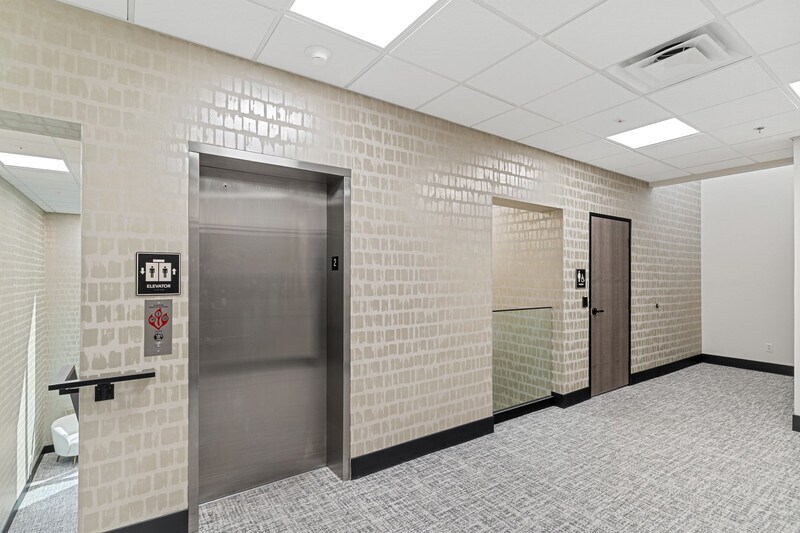 More Photos Of 5420 W Sahara Ave, Las Vegas Office For Lease