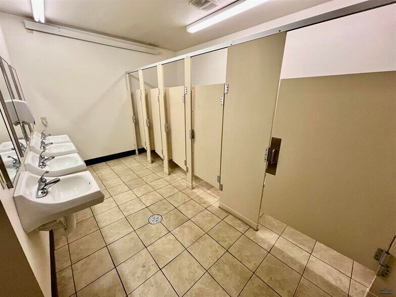 More Photos Of 947 Main St, Sturgis Sports And Entertainment For Sale