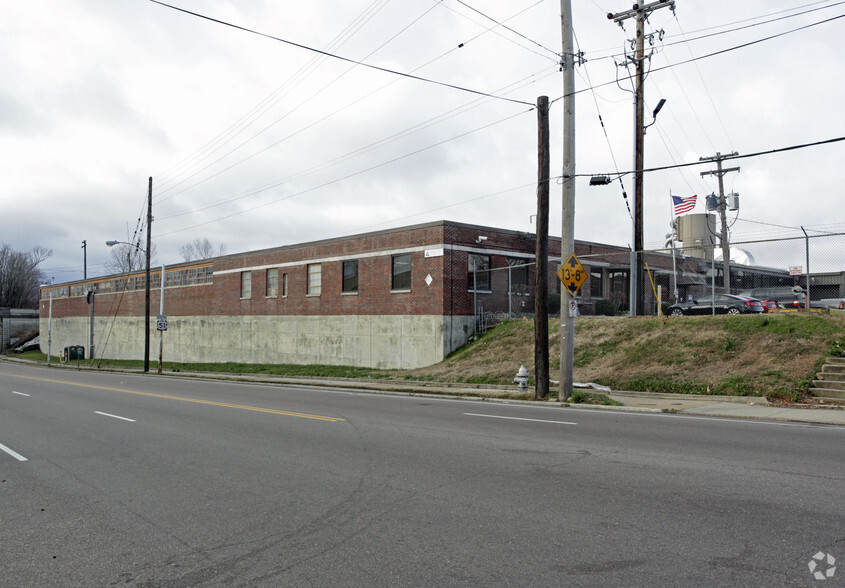 Primary Photo Of 835 S Bellevue Blvd, Memphis Manufacturing For Sale