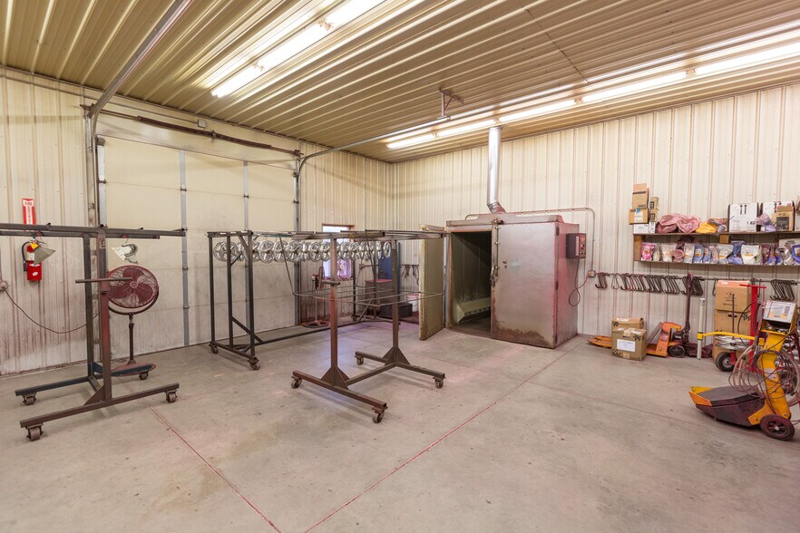 More Photos Of 497 Stevensville Airport Rd, Stevensville Warehouse For Sale