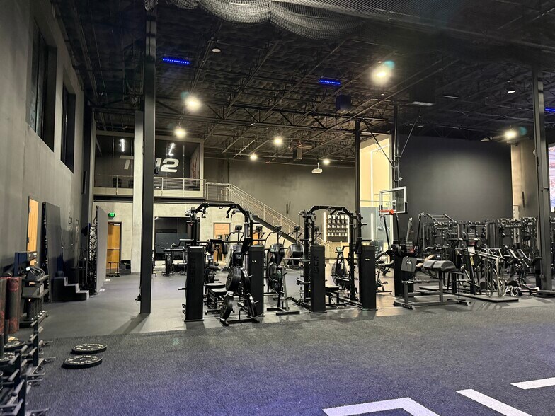 More Photos Of 1495 N Park Dr, Weston Showroom For Sale