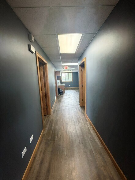 More Photos Of 72 East St, Crystal Lake Light Manufacturing For Lease
