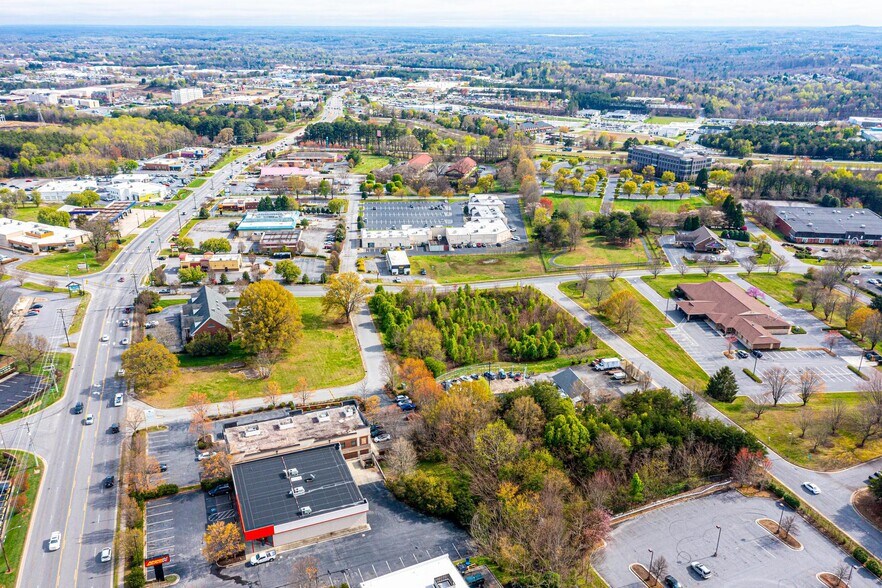 More Photos Of 1043 11th Blvd SE ave, Hickory Land For Sale