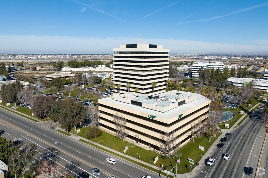 More Photos Of 5060 California Ave, Bakersfield Medical For Lease
