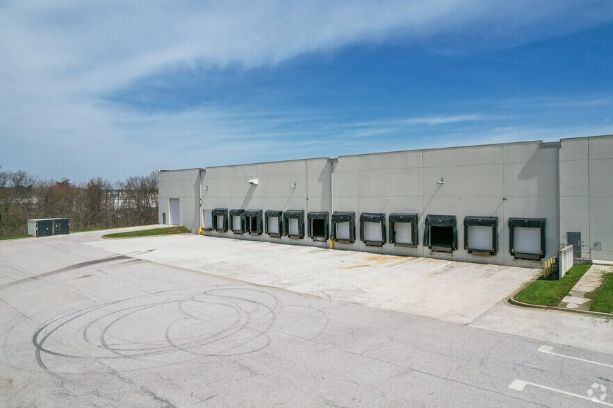 More Photos Of 13200 Mid Atlantic Blvd, Laurel Unknown For Lease