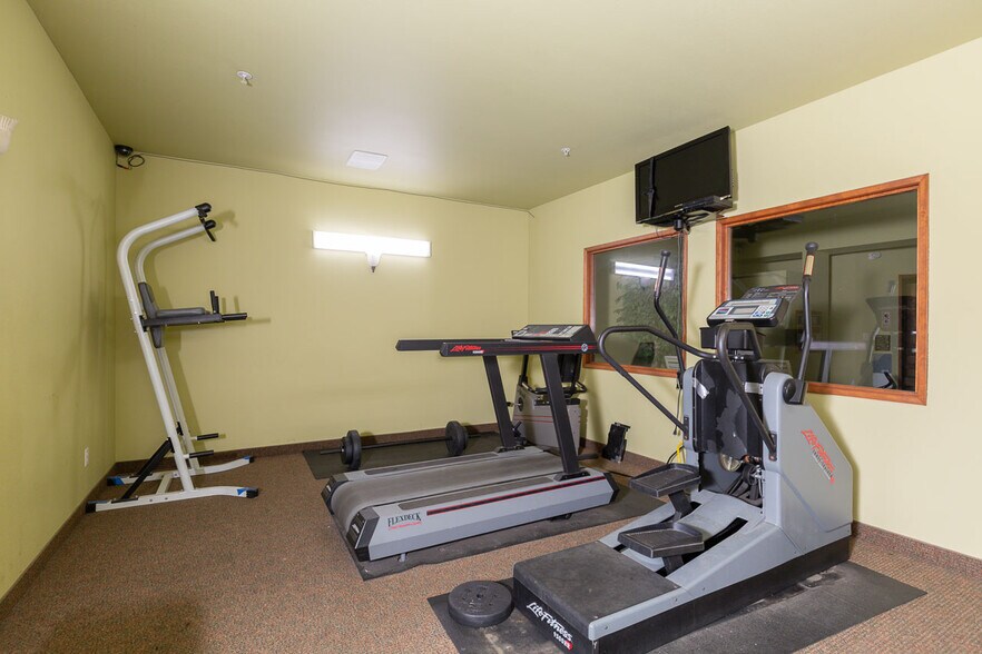 More Photos Of 550 SE Highway 101, Lincoln City Hotel For Sale
