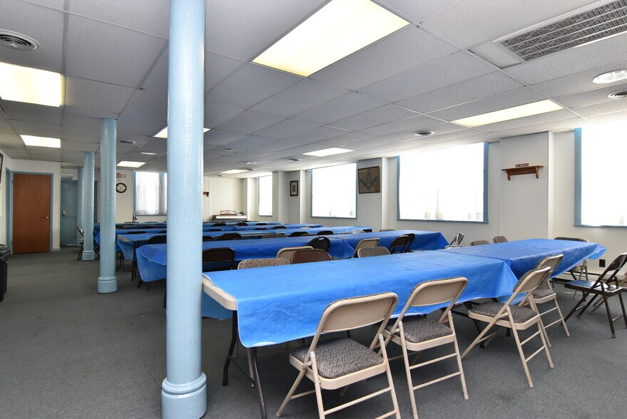 More Photos Of 125 Causey Ave, Milford Office For Sale
