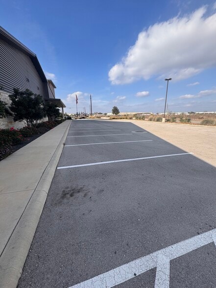 More Photos Of 17105 Beyer John Dr, Schertz General Retail For Lease