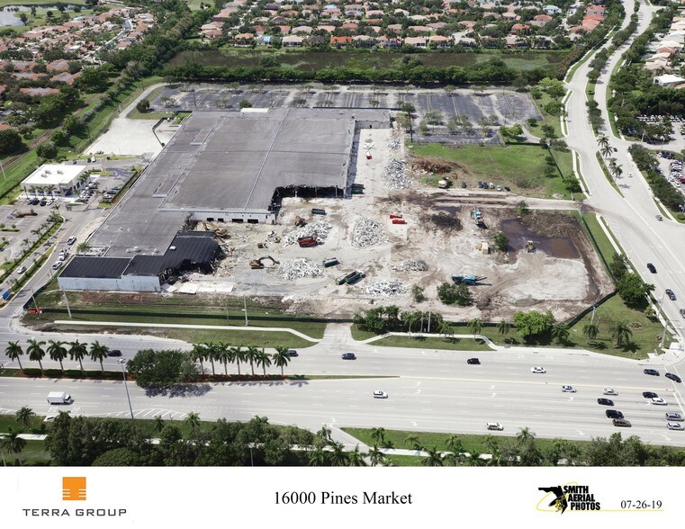 More Photos Of 16000 Pines Blvd, Pembroke Pines Freestanding For Lease