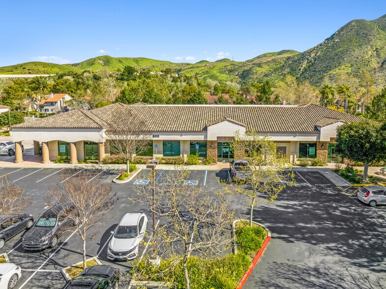 More Photos Of 803 Camarillo Springs Rd, Camarillo Office For Lease