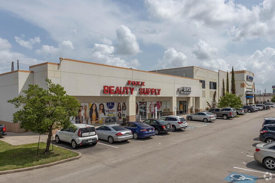 More Photos Of 11510-11528 Gulf Fwy, Houston General Retail For Sale