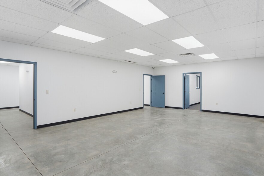 More Photos Of 10090 SW River Valley Rd, Augusta Warehouse For Lease