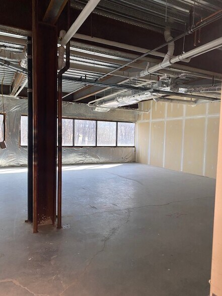 More Photos Of 115 Technology Dr, Trumbull Medical For Sale