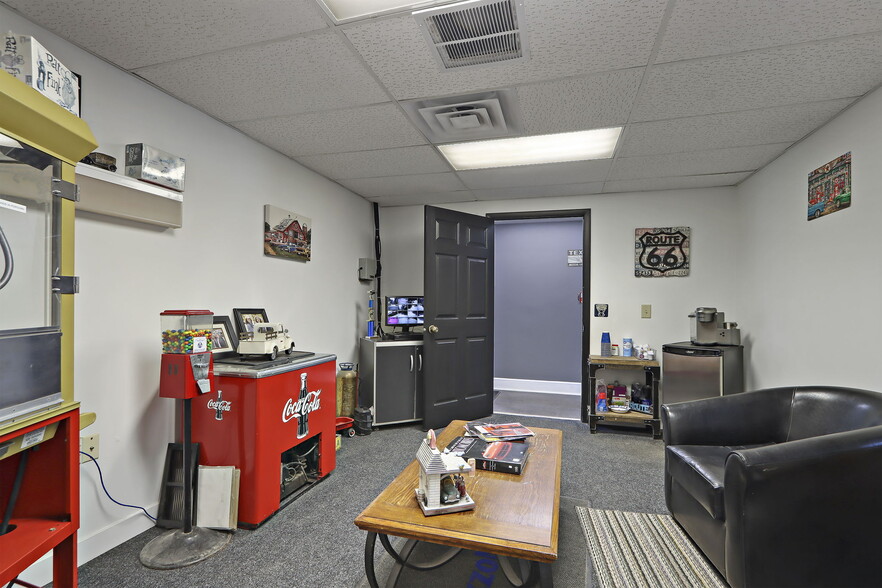 More Photos Of 1206 Washington Rd, Kenosha Auto Repair For Sale