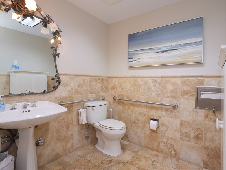 More Photos Of 25550 Hawthorne Blvd, Torrance Medical For Sale