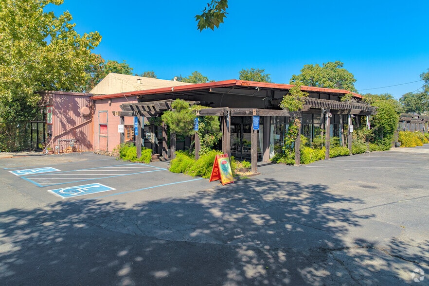 Primary Photo Of 1015 Olive Dr, Davis Freestanding For Lease