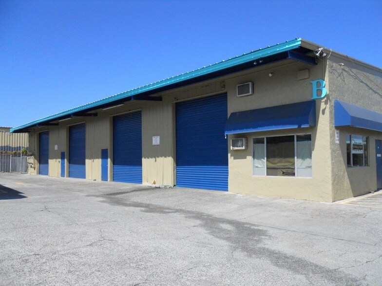 More Photos Of 74-5484 Kaiwi St, Kailua Kona Freestanding For Lease