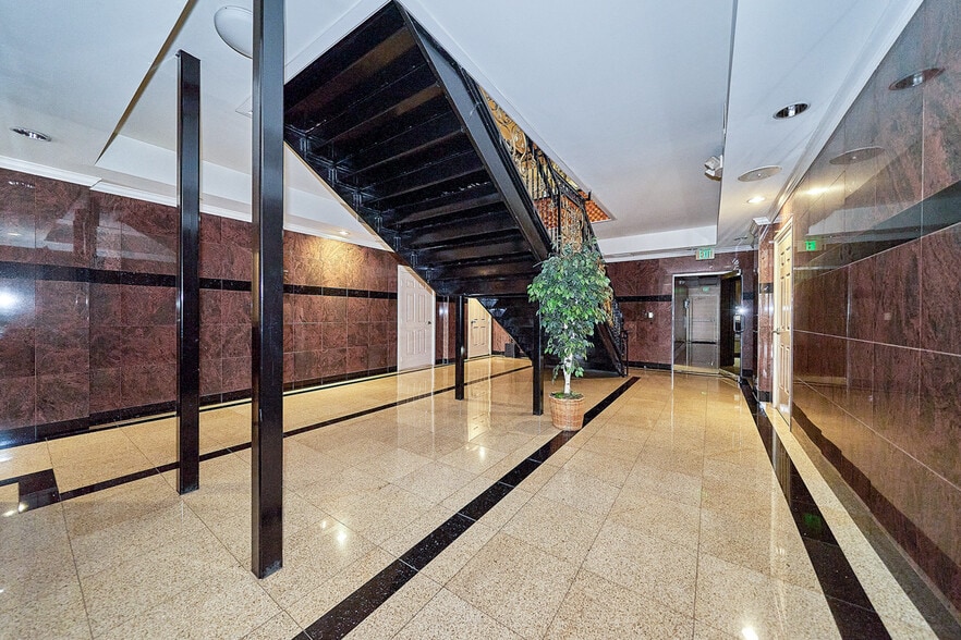 More Photos Of 10211 Balboa Blvd, Northridge Health Club For Sale