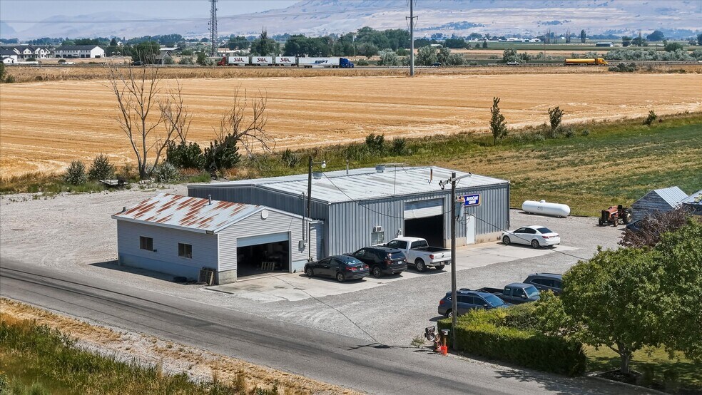 More Photos Of 9975 6400 w, Tremonton Office For Sale