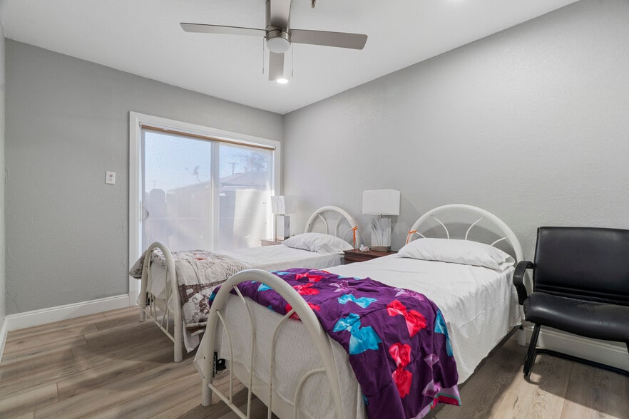 More Photos Of 431 W J St, Oakdale Assisted Living For Sale