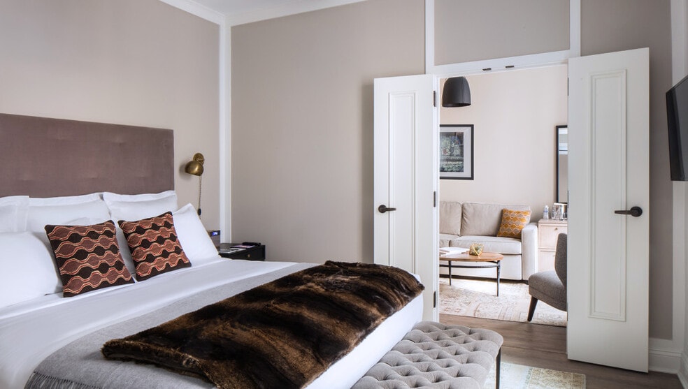 More Photos Of 34 E 32nd St, New York Hotel For Sale