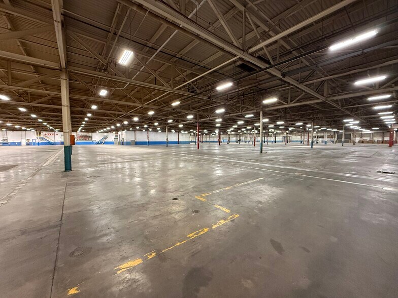More Photos Of 1601 Blair's Ferry Rd NE, Cedar Rapids Manufacturing For Lease