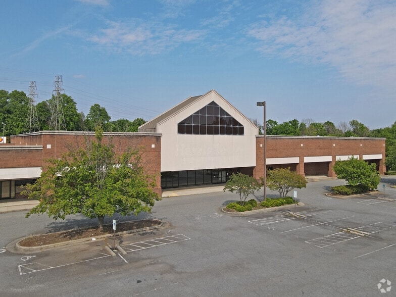 Primary Photo Of 2710 N Church St, Greensboro Supermarket For Lease